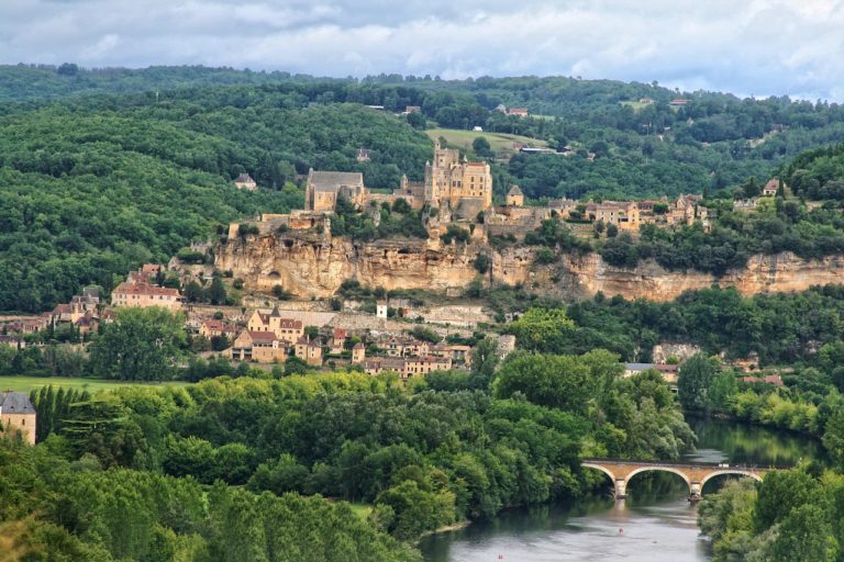 Dordogne : Espèces protégées 1 – déviation routière 0 (3 mn 30)