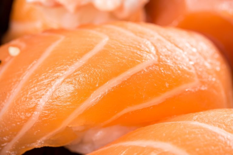 La police de Nouvelle-Zélande interpelle des manchots dans un stand à sushis (3 mn)