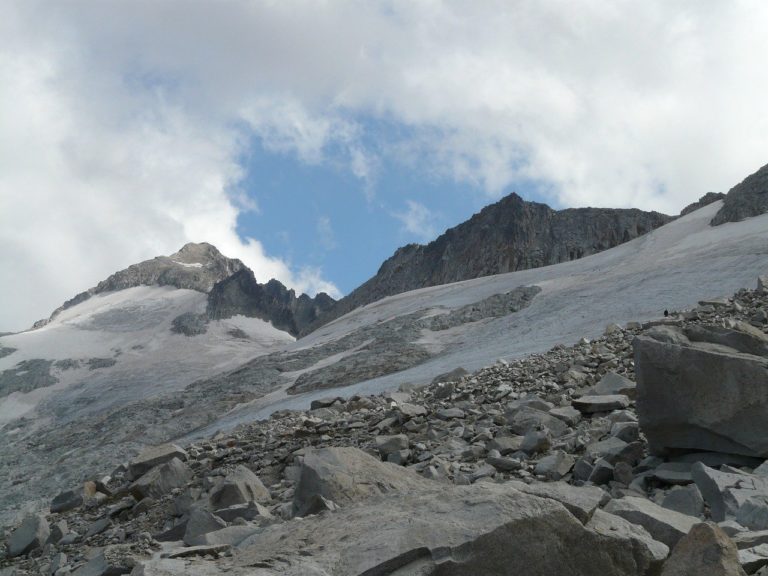 L&rsquo;inéluctable agonie des glaciers dans les Pyrénées (2 mn)