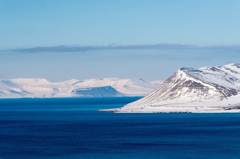 Arctique: la Norvège stoppe la vente d&rsquo;un terrain au Svalbard