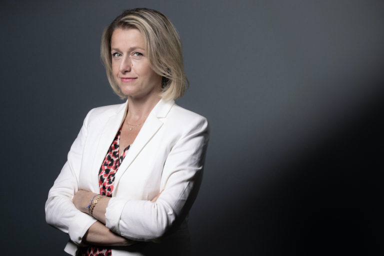 Pompili signe « l&rsquo;appel des coquelicots » contre les pesticides (non, ce n’est pas une blague !)