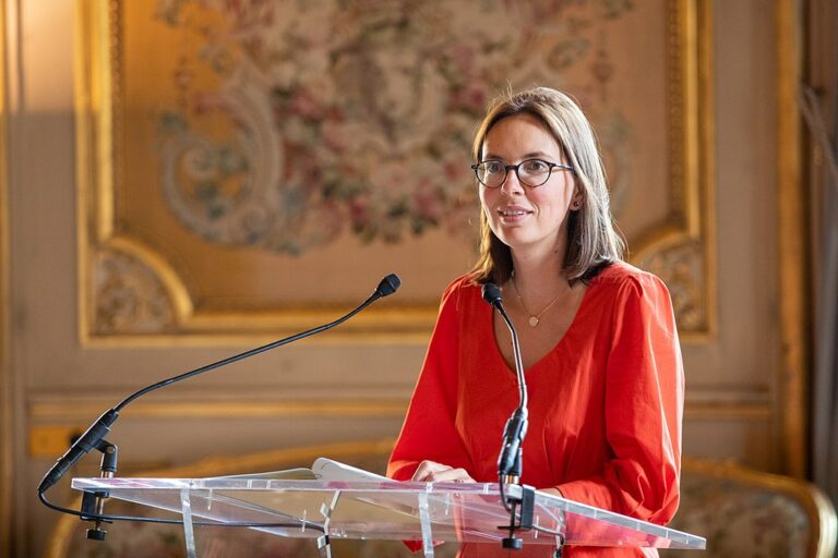 Montchalin justifie son vote contre l&rsquo;interdiction du glyphosate, Mélenchon s&rsquo;offusque