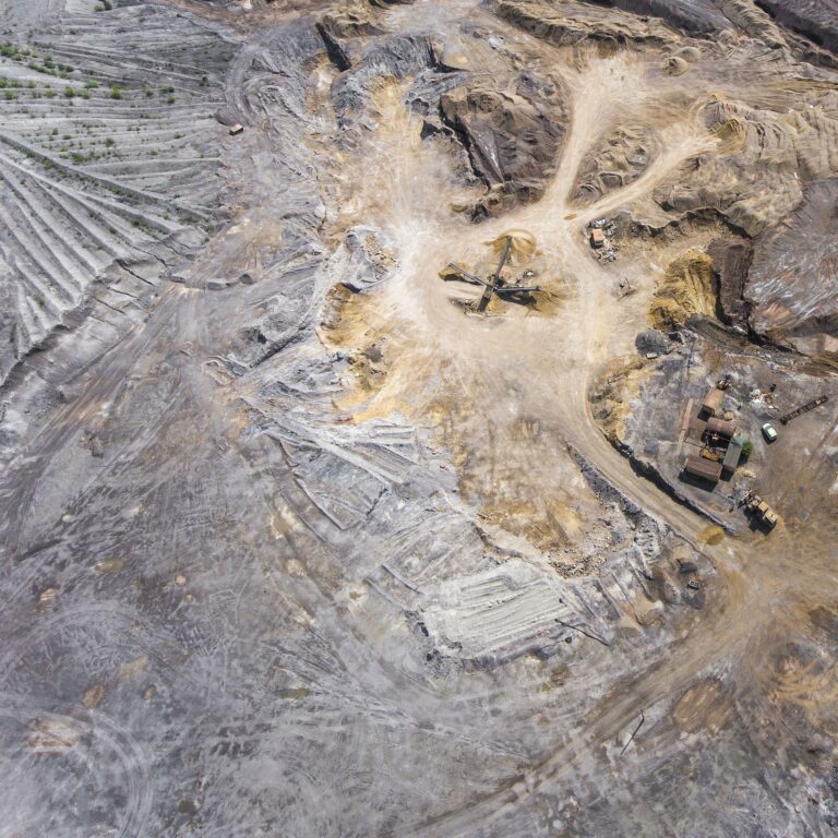 Guyane: après l&rsquo;arrêt des mines d&rsquo;or légales, une réhabilitation problématique