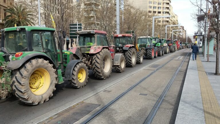 « Etat hypocrite »: des agriculteurs défendent des mesures pour l&rsquo;environnement